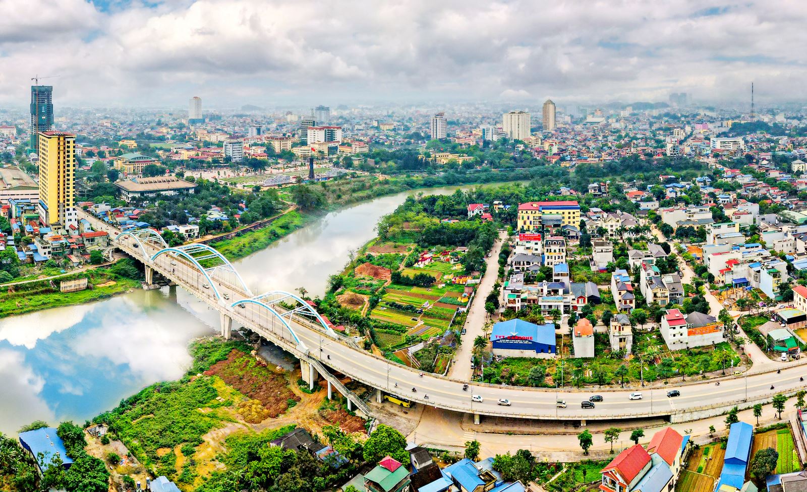 Thành phố bên sông Cầu